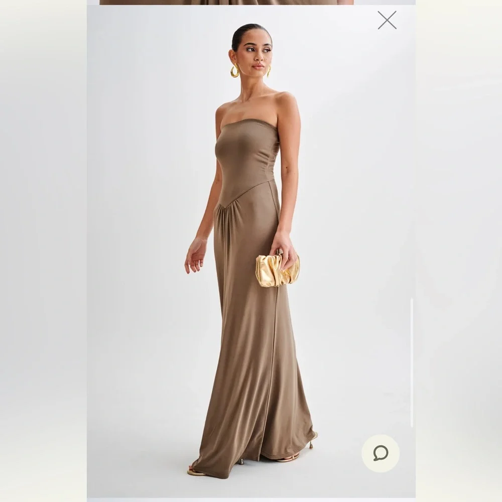 Net MESHKI Ruby
Strapless Slinky Maxi Dress - Coco - Picture 6 of 8